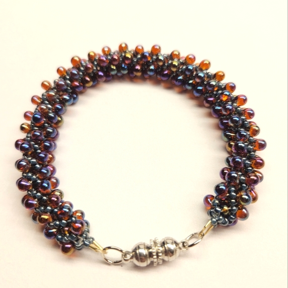 Red and Blue Russian Spiral Seed Bead Bracelet - Picture 5 of 7